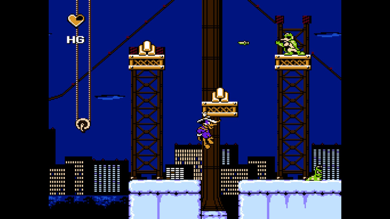 Cena de Darkwing Duck se pendurando em obras